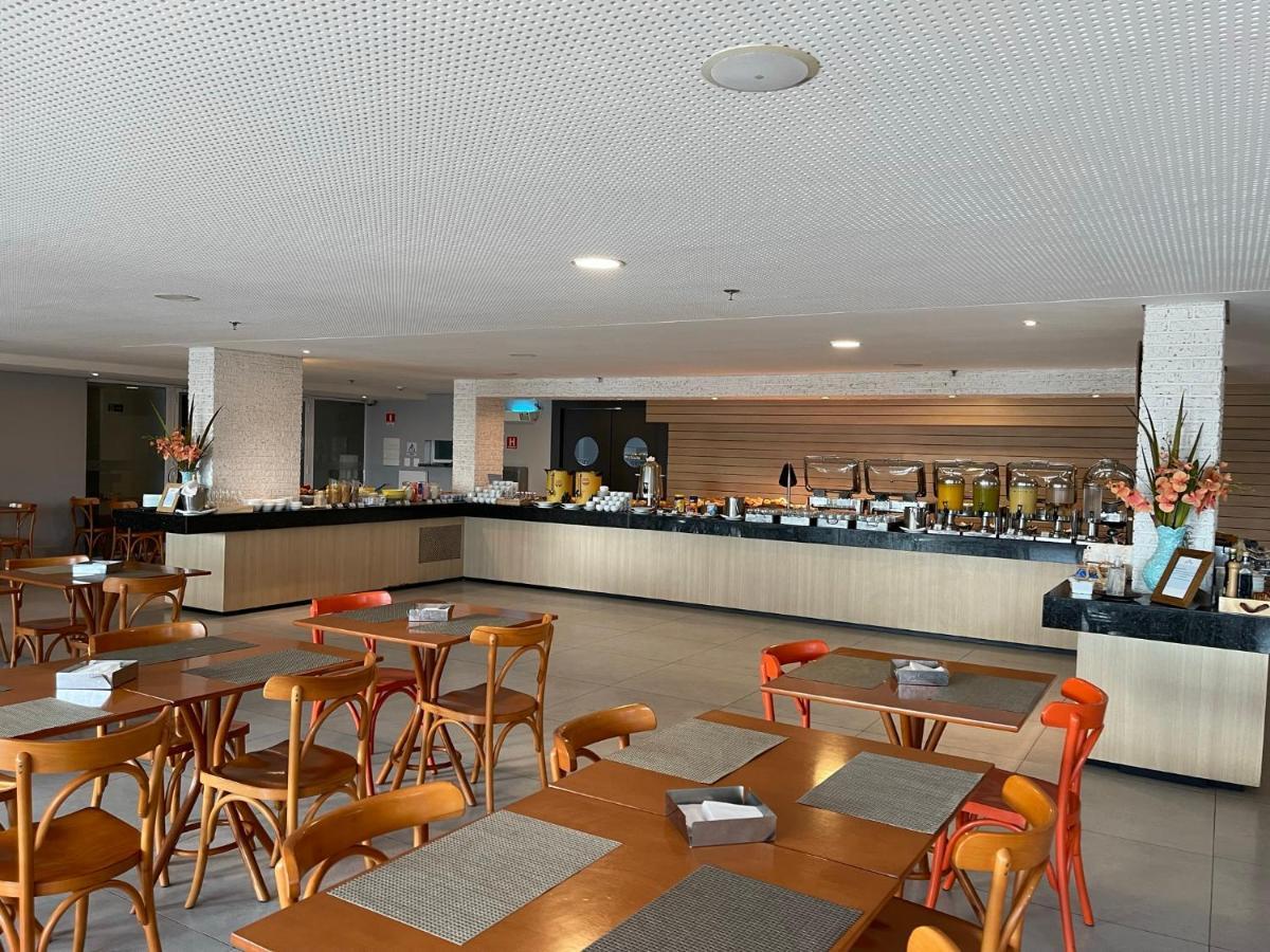 Gran Mareiro Hotel Fortaleza  Esterno foto The lounge at Changi Airport