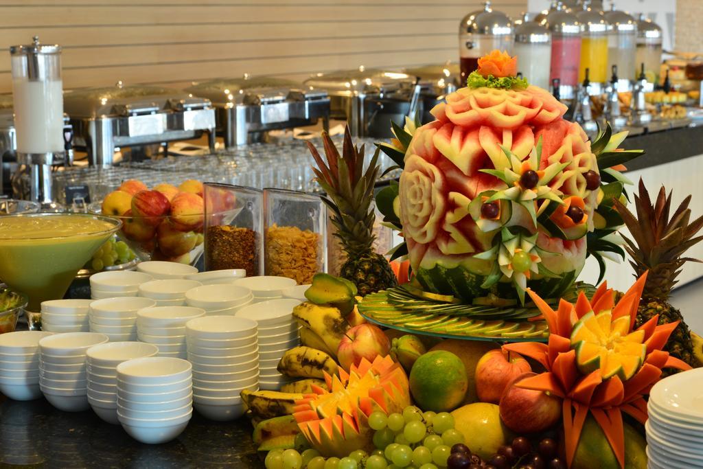 Gran Mareiro Hotel Fortaleza  Esterno foto Fruit carving